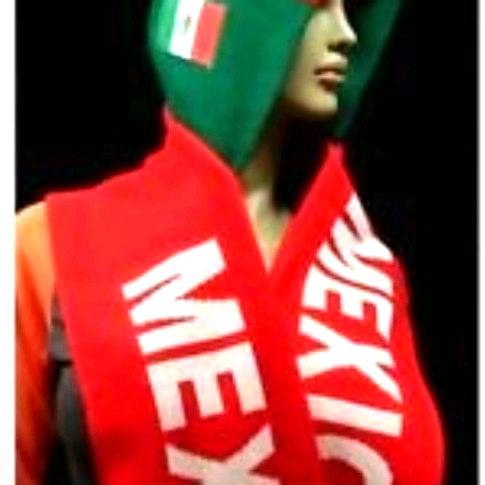 Mexico Hooded Scarf NWT (A)